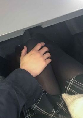 一个人在夜里免费看的正能量