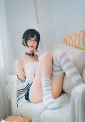 免费高清男女打扑克视频