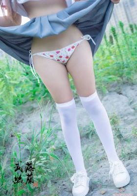 25岁女高中生