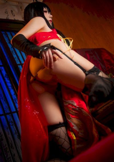 女教师含羞撅起屁股粗暴