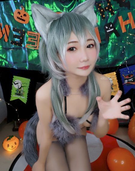 年轻的女教师2免费